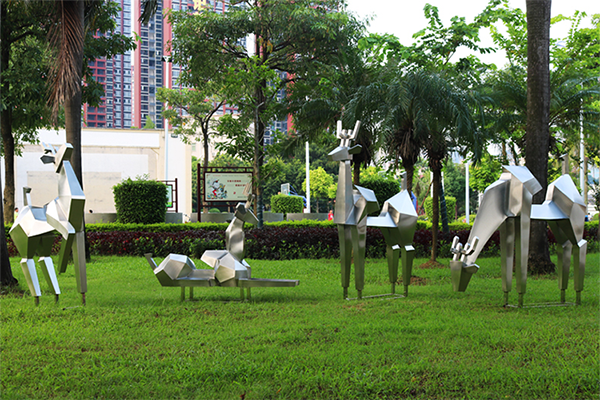 Custom Stainless Steel Geometric Deer Sculptures – Abstract Outdoor Art for Parks and Gardens